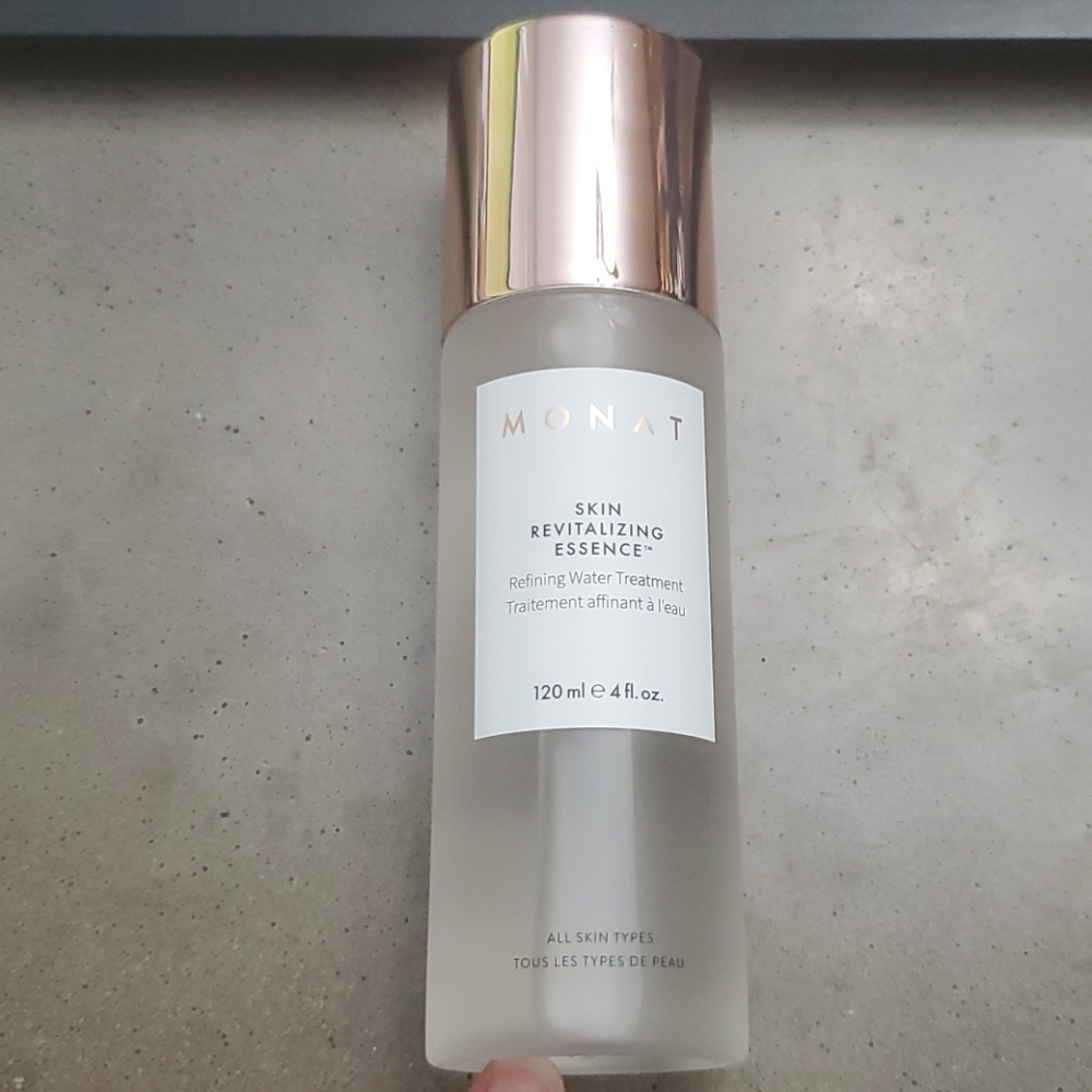 Monat Skin Revitalizing Essence